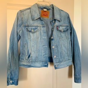 Levi’s - Cropped Denim Jacket